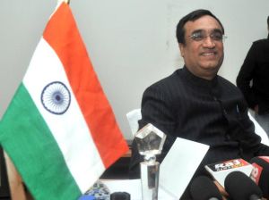 Ajay Maken_in_front_of_Indian_flag