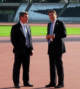 Hugh Robertson_at_Olympic_stadium_with_Sebastian_Coe_October_3_2011