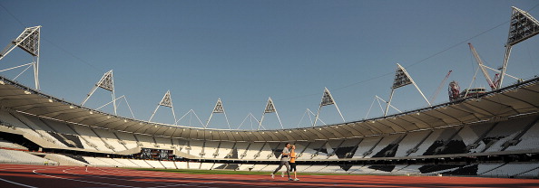 London 2012_Olympic_Stadium_with_Sebastian_Coe_and_Hannah_England_October_3_2011
