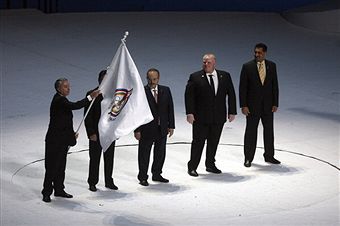 Toronto Mayor_Rob_Ford_takes_PASO_flag_Guardalajara_October_30_2011