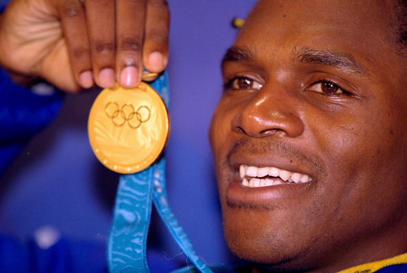 Audley Harrison_with_Sydney_gold_medal_2000
