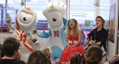 London 2012_mascots_with_Tom_and_Carrie_Fletcher_singing_son