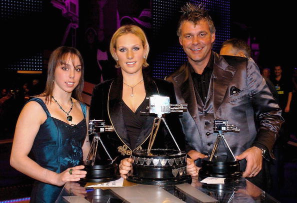 Zara Phillips_with_BBC_Sports_Personality_of_the_Year_award_December_10_2011