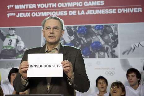 Jacques Rogge_announces_Innsbruck_2012