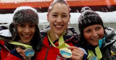 Lizzy Yarnold_with_medal_and_Shelley_Rudman_January_21_2012