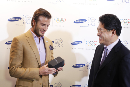 David Beckahm_with_Samsung_phone