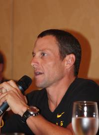 Lance Armstrong_at_press_conference