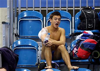 Tom Daley_during_practice_at_London_2012_Aquatics_Centre_February_17_2012