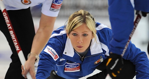 Eve Muirhead_in_action