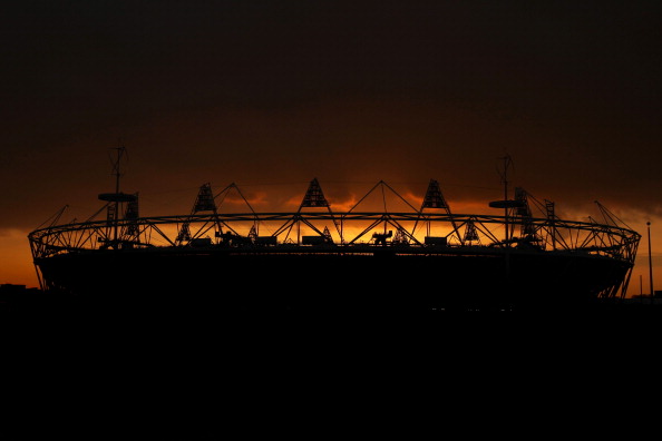 London 2012_Olympic_Stadium_at_twilgiht_March_6_2012