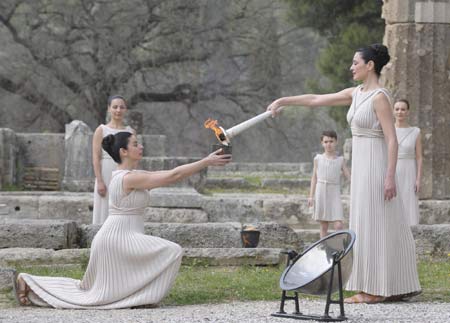 Olympic Torch_being_lit_in_Olympia