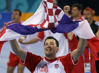 Croatia celebrate_handball_gold_Athens_2004