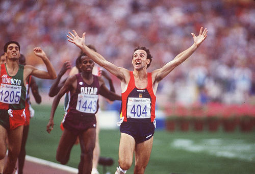 Fermin Cacho_wins_Olympic_1500m_Barcelona_1992