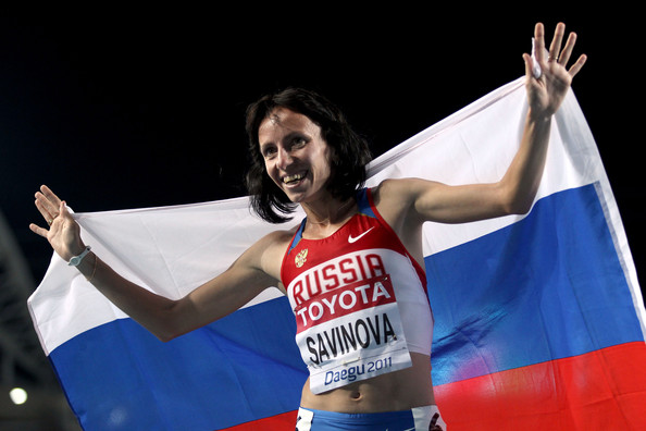 Mariya Savinova_celebrates_victory_at_2011_World_Championships_in_Daegu
