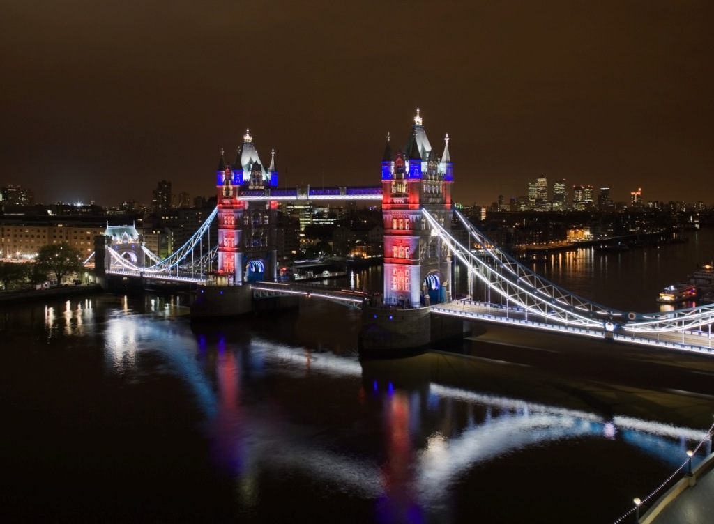Energy efficent_lights_of_Tower_Bridge
