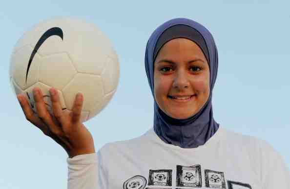 Footballer wearing_hijab_May_3
