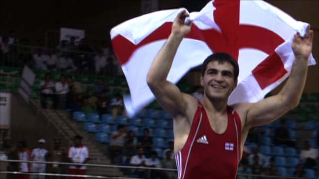 Myroslav Dykun_celebrates_gold_medal_in_Delhi_2010