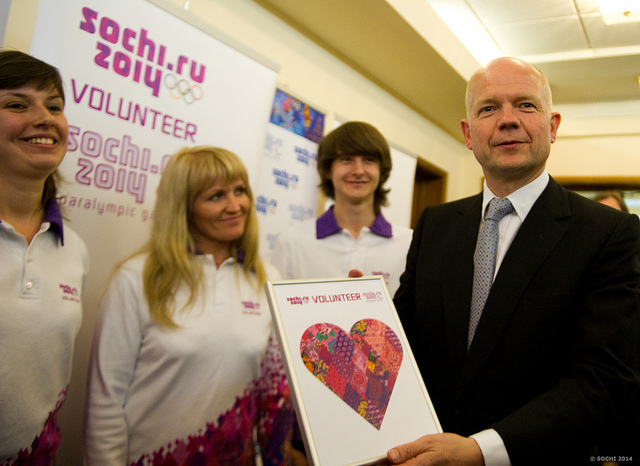 William Hague_with_Sochi_2014_volunteers_2_May_29_2012