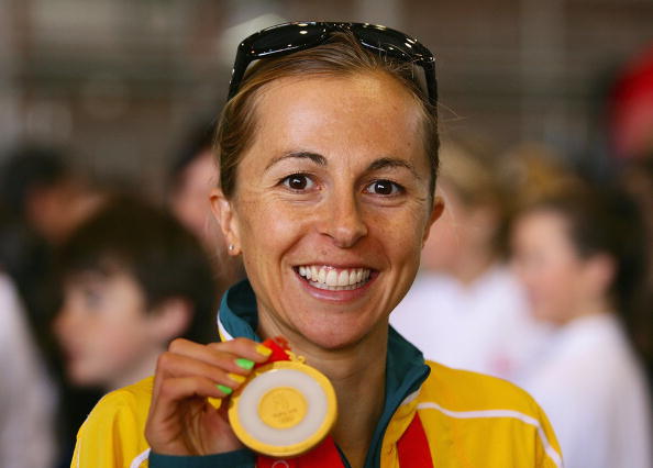 Emma Snowsill_with_Olympic_gold_medal_Beijing_2008
