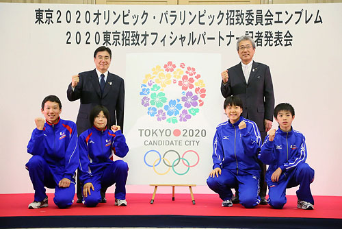 Masato Mizuon_at_launch_of_Tokyo_2020_Candidate_City_launch_May_29_2012