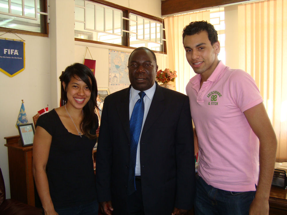Nicol David_and_Mohamed_El_Shorbagy_with_Malawi_Minister_Hon._Enoch_K_Chakufwa_Chihana_MP