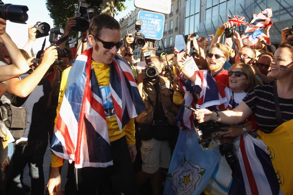 Bradley Wiggins_celebrates_after_winning_Tour_de_France_2012