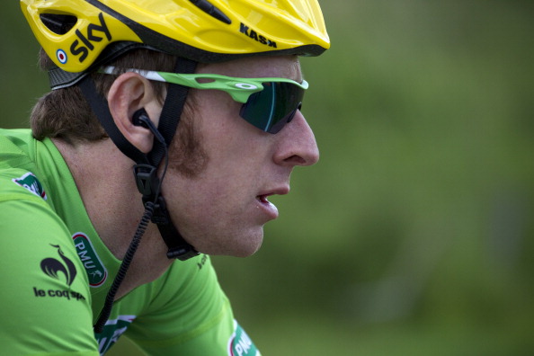 Bradley Wiggins_in_yellow_helmet_and_green_jersey_Tour_de_France_July_1_2012