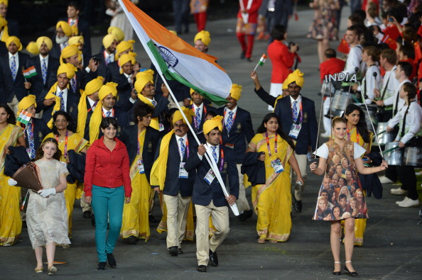 Indias flagbearer_Sushil_Kumar_leads_his_delegation_during_the_opening_ceremony_of_the_London_2012_Olympic_Games_28-07-12