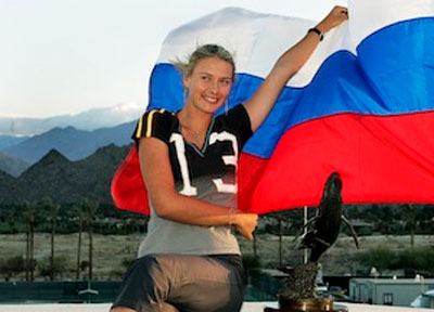 Maria Sharpova_with_Russian_flag