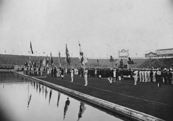 Raising flags_at_1908_London_Opening_Ceremony_July_24