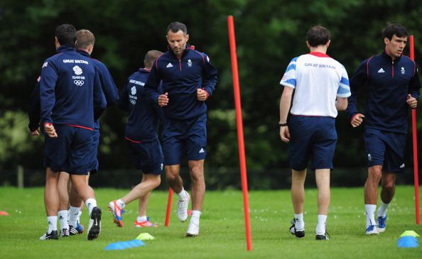 Ryan Giggs_warms_up_July_26