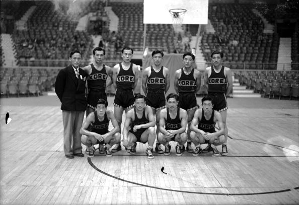 The Korean_basketball_team_at_the_1948_Olympics_in_London_27-07-12
