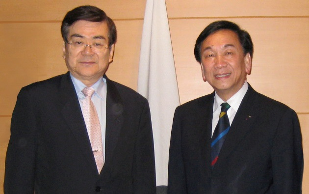 Yang Ho_Cho_Chairman__Chief_executive_of_Korean_Air__CK_Wu_President_of_AIBA