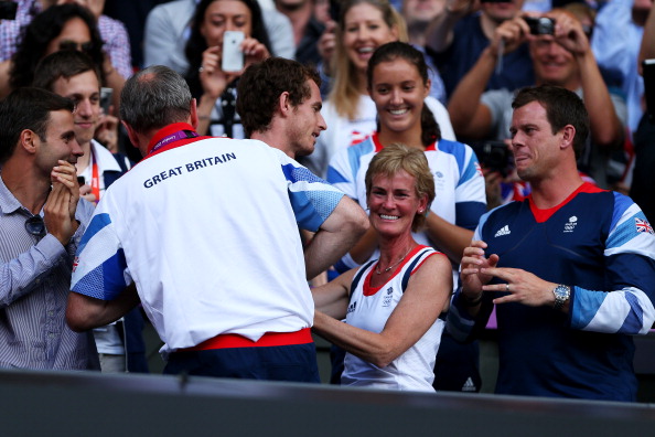 Andy Murray_of_Great_Britain_C_celebrates_with_his_mother_Judy_Murray_2R