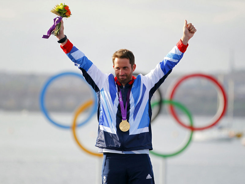 Ben Ainslie_celebrates_London_2012_gold_medal