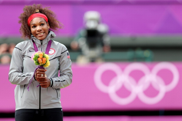 Serena Williams_with_her_Lonodn_2012_gold_medal_August_7jpg