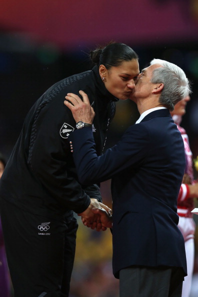 Valerie Adams_presented_with_London_2012_Olympic_silver_medal_by_Barry_Maister
