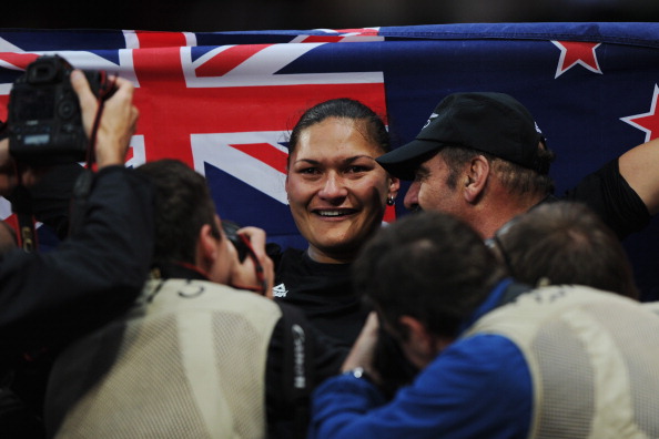 Valerie Adams_with_New_Zealand_flag_London_2012_August_6_2012