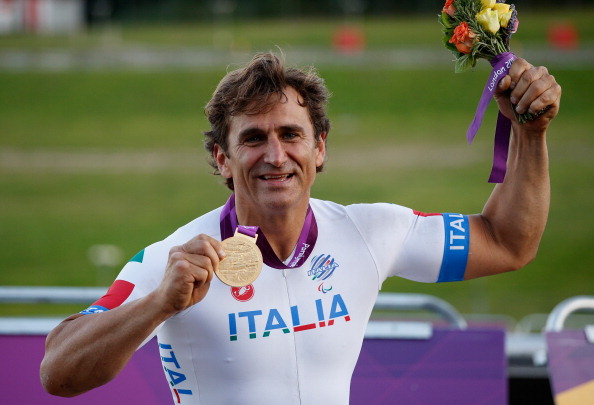 Alessandro Zanardi_of_Italy_poses_with_his_Gold_medal_after_winning_the_Mens_Individual_H_4_Road_Race