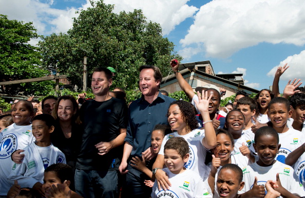 David Cameron_visits_favela_in_Rio_de_Janeiro_September_28_2012