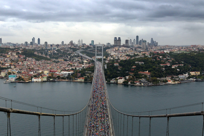 Istanbul bridge_view_with_marathon