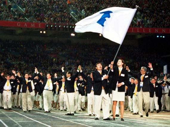 Koreas march_together_in_Sydney_2000_Opening_Ceremony_2