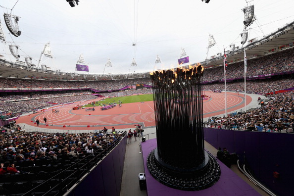 London 2012_Olympic_Stadium_with_Paralympic_cauldron_September_1_2012