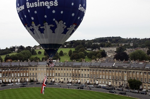 PS007 Take_off_over_Royal_Crescent