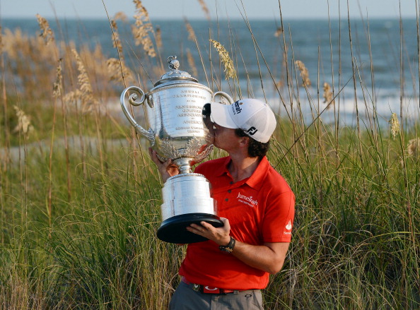 Rory McIlroy_with_PGA_Championship_trophy_August_2012