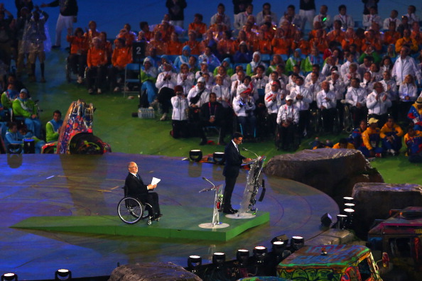 Sebastian Coe_addresses_the_crowd_at_the_London_2012_Paralympic_Closing_Ceremony