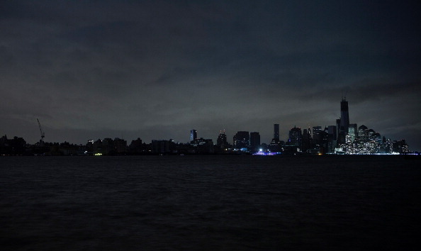 Hurricane Sandy_plunges_New_York_City_into_darkness