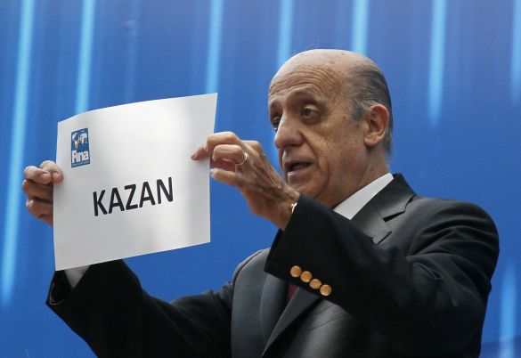 Julio Maglione_announces_Kazan_will_host_2015_World_Championships