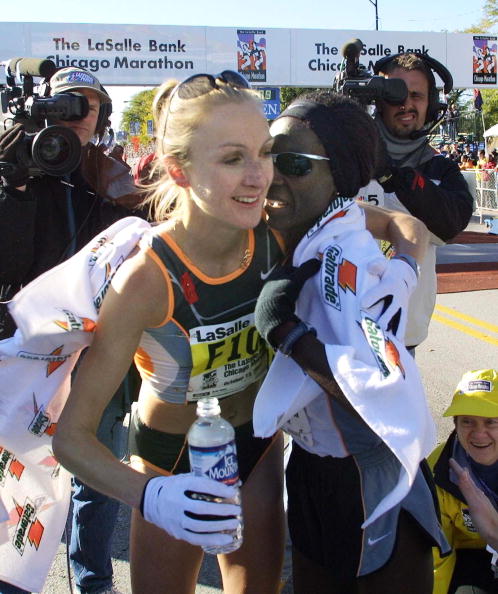 Paula Radcliffe_of_Great_Britain__Catherine_Ndereba_of_Kenya_2002_Chicago_Marathon