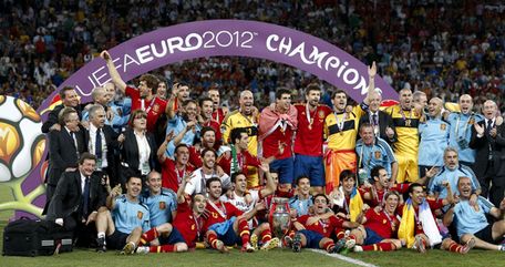 Spain celebrate winning Euro 2012